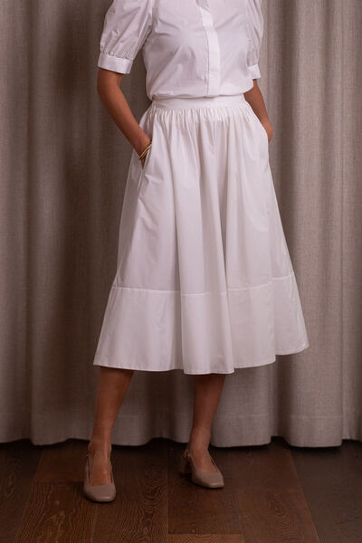 Puuvillahame leve&auml;ll&auml; k&auml;&auml;nteell&auml;